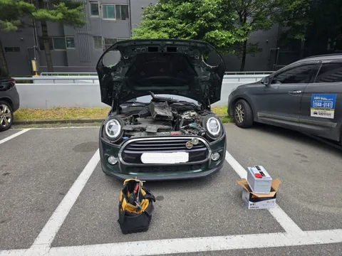 미니쿠퍼자동차배터리 AGM70 교체 인천출장 연수동 장착완료!